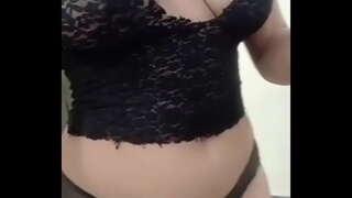 מאָם איז זייער האָרני אויף איר יאָרטאָג