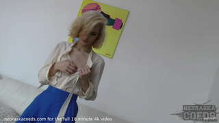 ค่อนข้างผู้หญิงผมบลอนด์ให้ ultra ร้อนแรงเธอหยอกล้อที่แปลกสิ่งของการแทรกแทรงสร้างสรรค์หนังโป๊