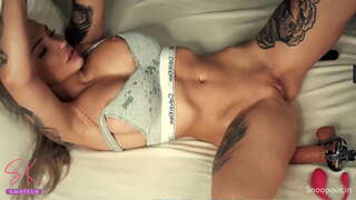 เซ็กซี่ชาวรัสเซียผู้หญิงหน่อยู่บนเว็บแคม