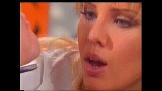 เธอชื่ออะไร?