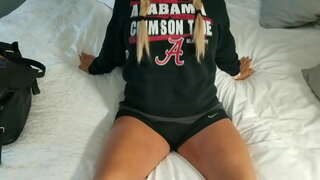 โฮมเมดภรรยาผมบลอนด์ขี่มที่มีไอ้จ้อน