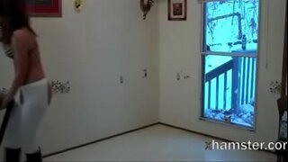 Exhibitionist เช็ดเปลือยสำหรับเครื่องปัดกวาดที่ skirted!