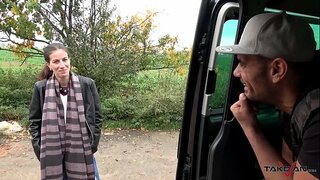 สุ่มที่รักถูกพรมตัวด้วย Jizz อยู่ยู่เบื้องหลัง