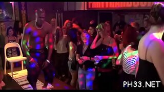 สีดำ schlong ลังมองหาบ้า