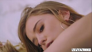 สุนัขจิ้งจอกตัวเมียแบบมีมาป่าเซ็กส์กับเจ้านาย