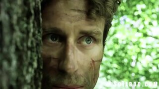 Әдемі қызға бар нәрсе көп жай сиськи, задница және әдемі тұлға