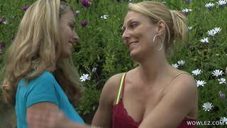 เรื่องใหญ่หัวนมกันเลสเบี้ยนพฤติกรรมรุนแร